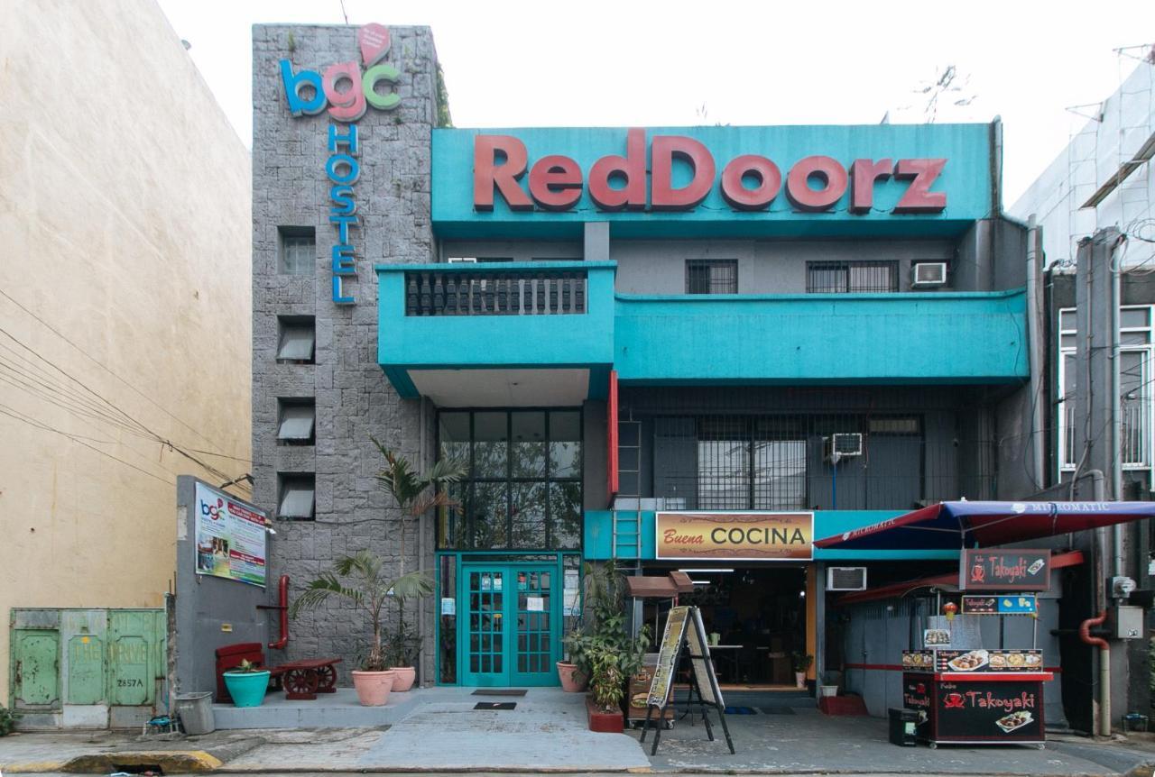 Reddoorz Plus @ Danlig Street Makati Manila Exterior photo